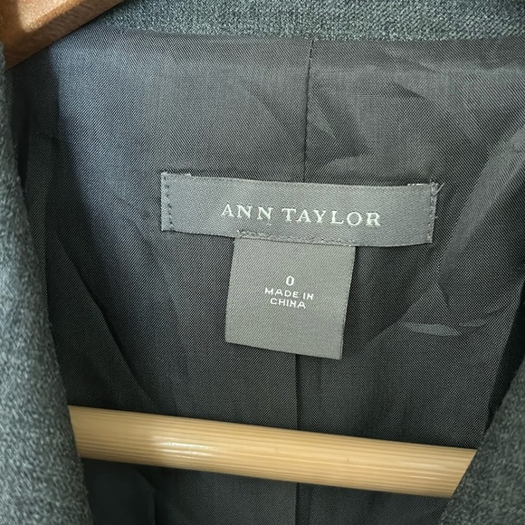 Ann Taylor Gray Blazer Jacket Size 0 - Picture 2 of 12